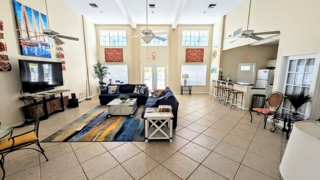 Building Photo - 850 S Tamiami Trl