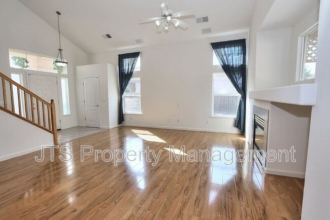 Building Photo - 3232 Balada Way