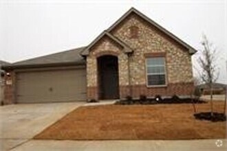 Building Photo - Wont last long Crowley ISD