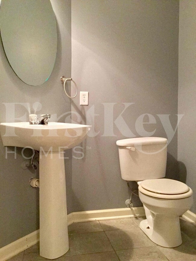 Building Photo - 10703 Regis Ct