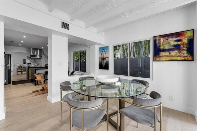 Building Photo - 1826 Fairhaven Pl