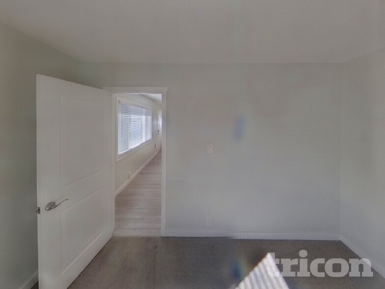 Building Photo - 1224 Norwood Ave