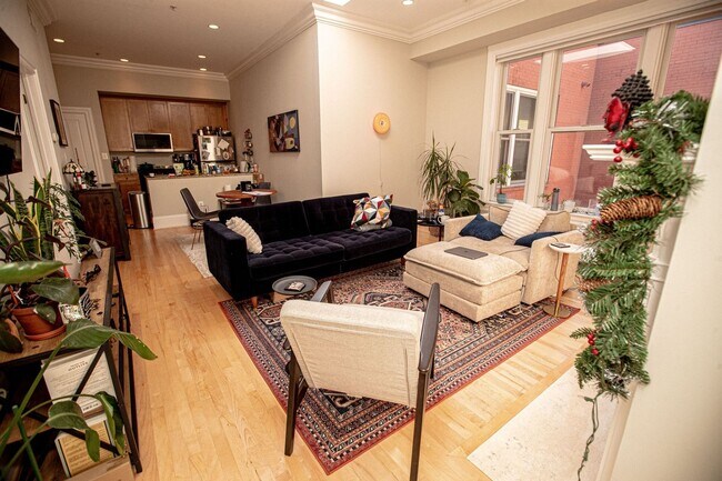 Building Photo - Charming 2BR Condo in Logan Circle