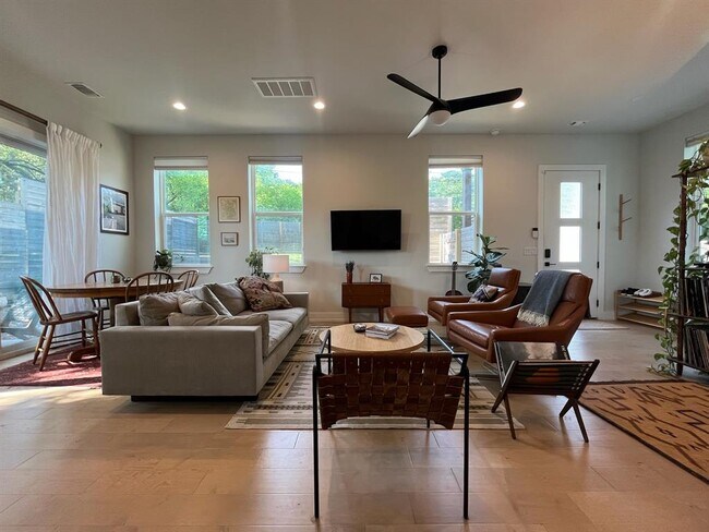 Building Photo - 3507 Oak Springs Dr