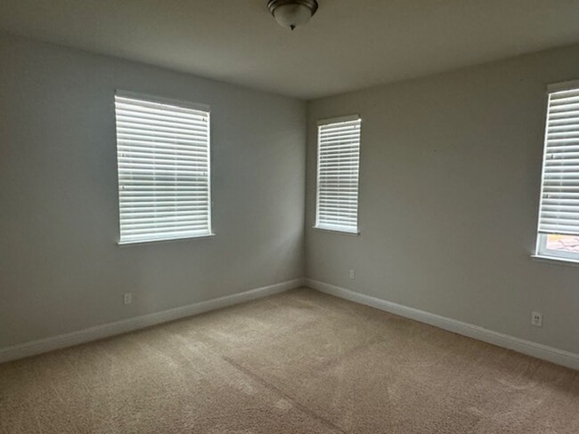 Building Photo - Home for Rent in Roseville, CA