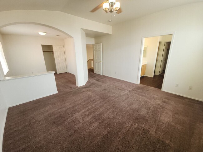 Building Photo - Two story in well established Las Vegas neighborhood