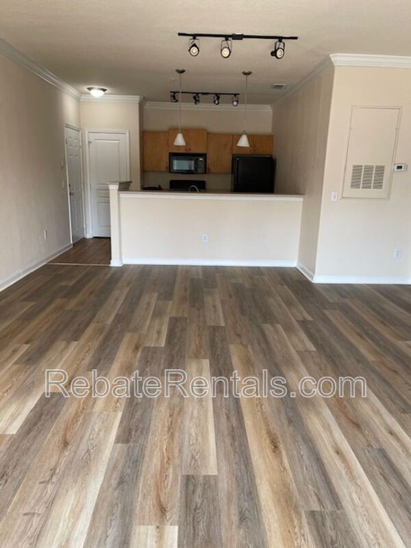 Building Photo - 8290 Gate Pkwy W