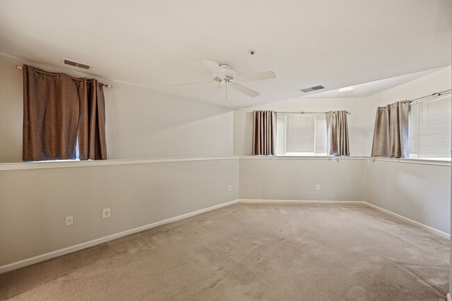 Building Photo - Spacious Ground-Level 2-Bedroom Unit with ...