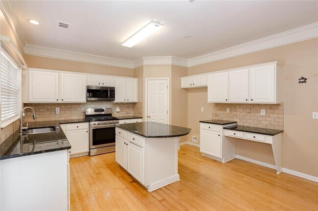 Building Photo - 3008 Donamire Ave NW