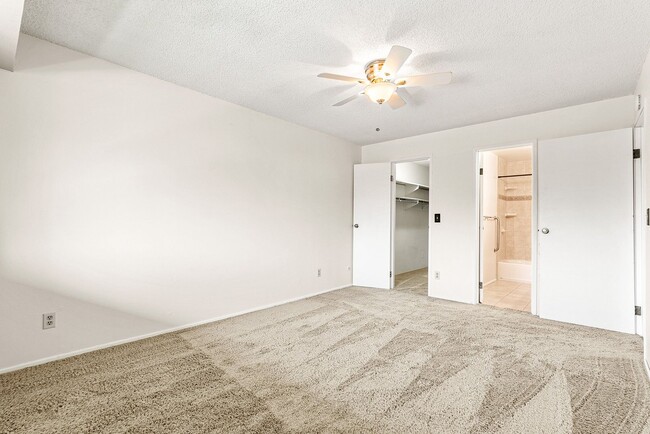 Building Photo - Remodeled 2B/2B East Boulder Apartment w/ ...