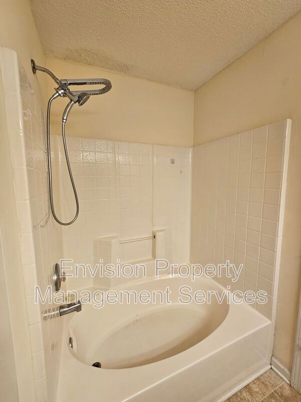 Building Photo - 3989 Meadow Glen Way