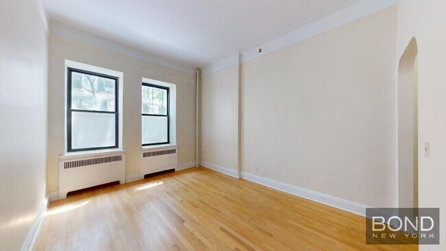 Primary Photo - 123 E 82nd St