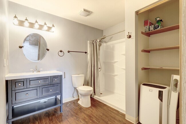 Building Photo - East Anchorage Home Near Trails & Parks; W/D in unit, Garage, Fenced Yard; Quick Access to JBER