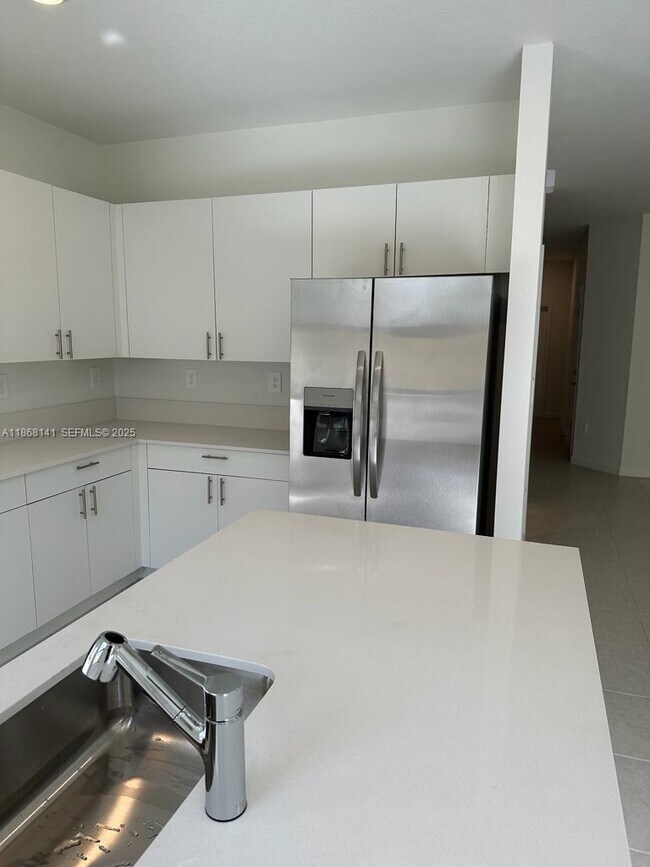 Building Photo - 11926 SW 245 Ter