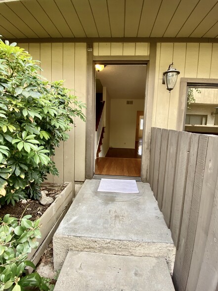 Entry to the unit - 15059 Sherman Way