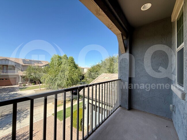 Building Photo - 4247 E Comstock Dr