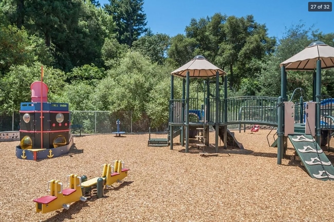 Building Photo - Beautiful 4 Bed 2 Bath Home On Over 1/2 An Acre | Redwood Estates