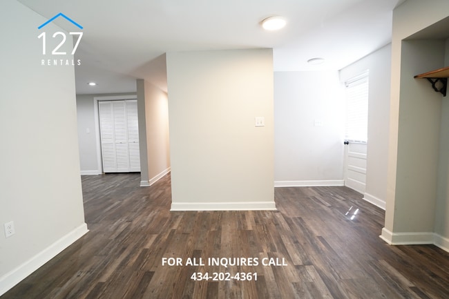 Building Photo - 3 Bedroom Unit with Electric and Water Utilities Included!!