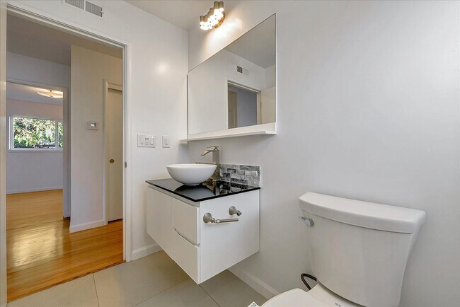 Building Photo - MID-CENTURY MODERN ON WILLOW GLEN BORDER -  SPACIOUS LOT