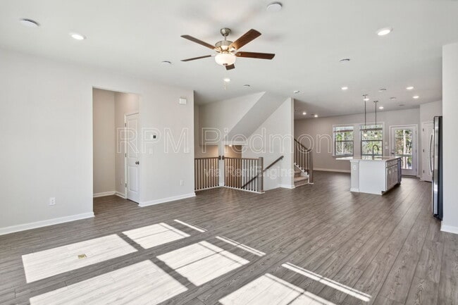 Building Photo - 1604 Halbrook Pl SW