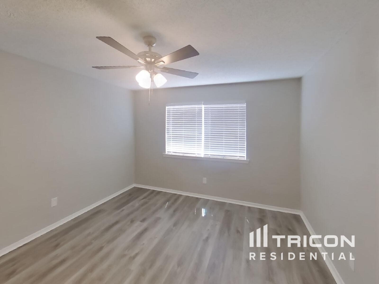 Building Photo - 1210 Green Hill Dr