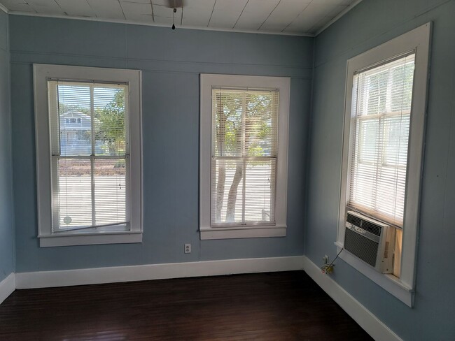 Building Photo - 826 Broadway Avenue J