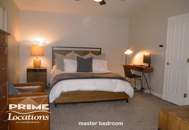 Building Photo - Wow!! An east Roseville charmer