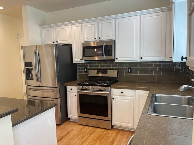 Building Photo - Well maintained 3bd Issaquah Highlands Tow...