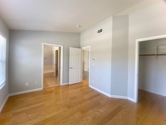Building Photo - Condo for rent! Downtown Liberty Common Co...