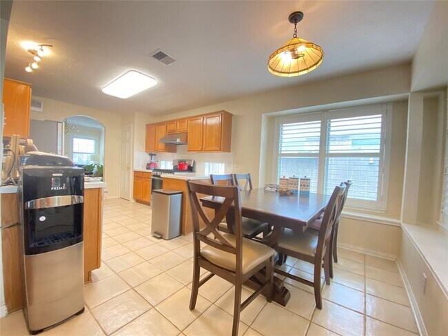Building Photo - 3407 Beacon Hill Dr