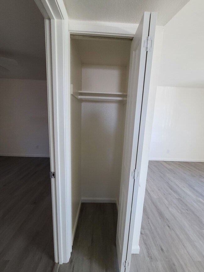 Building Photo - Newly Renovated 2 Bedroom, 1 Bath with Washer/Dryer Hook Ups.  SECTION 8 ACCEPTED