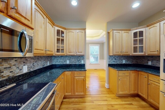 Building Photo - 3 Shenecossett Ln