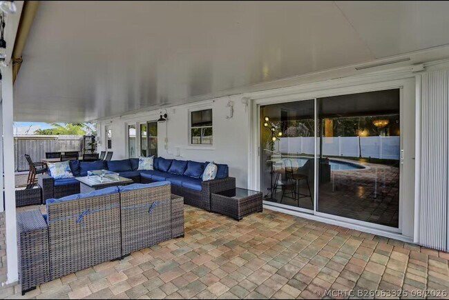 Building Photo - 630 Curlew Rd