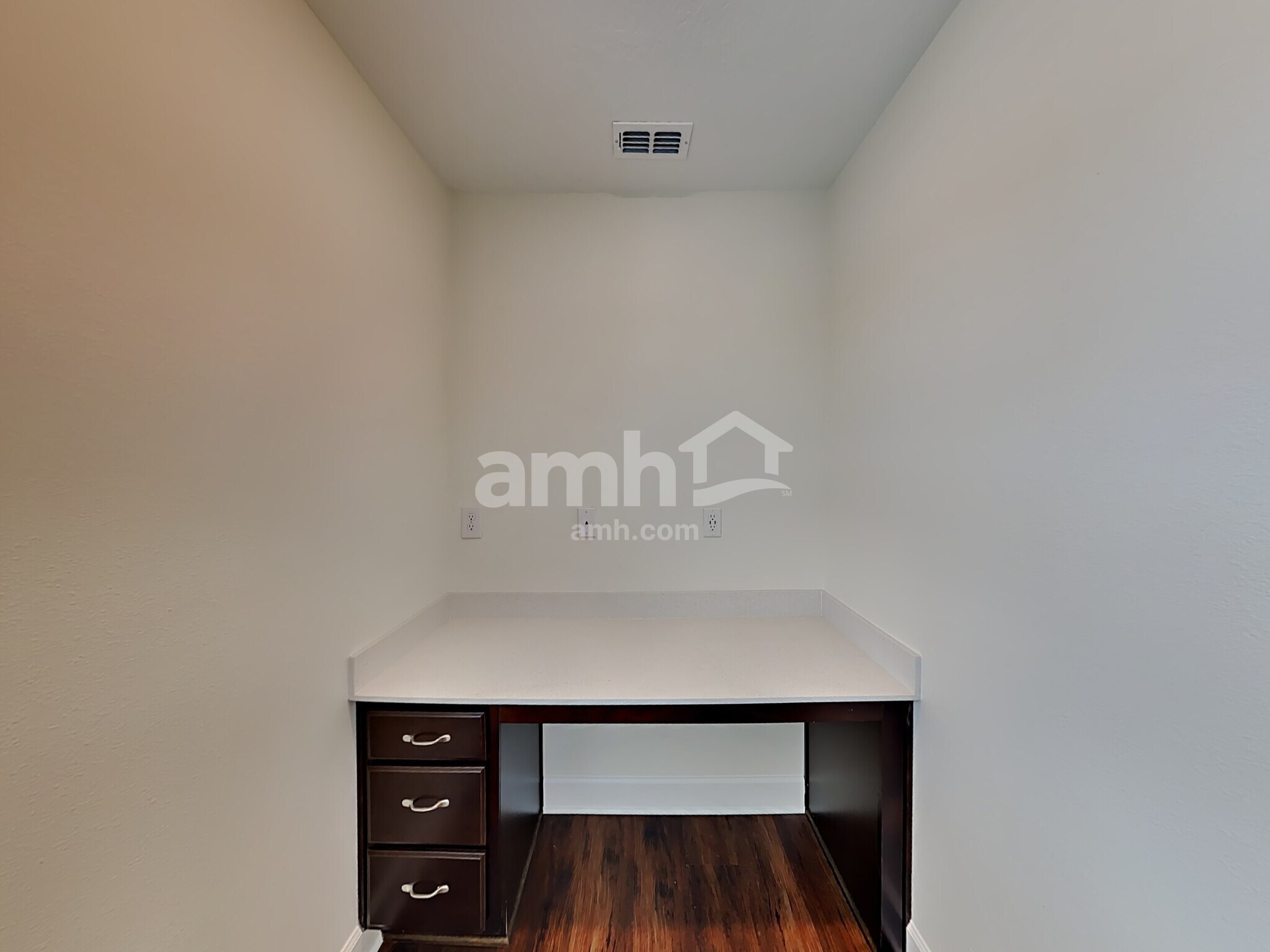 Building Photo - 2114 Saffron Walden Dr