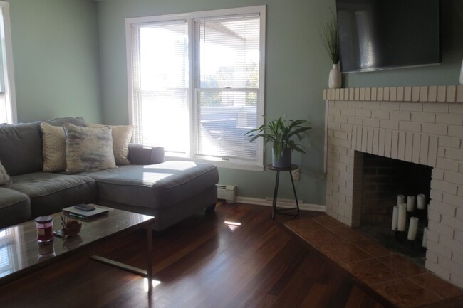 Building Photo - 56 S Finley Ave