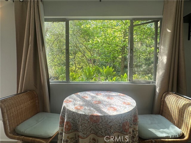 Building Photo - 8601 Wonderland Ave