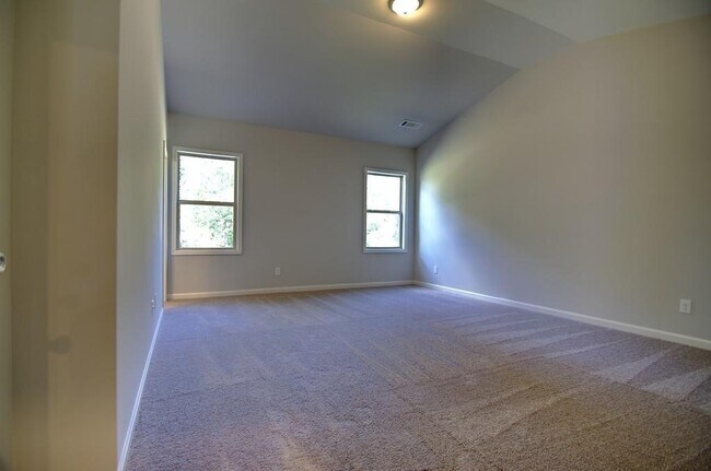 Building Photo - 7731 Silk Tree Pointe