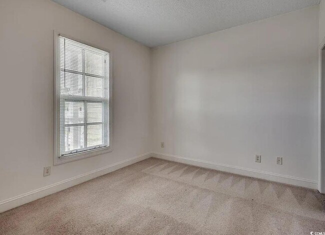 Building Photo - 5046 Belleglen Ct