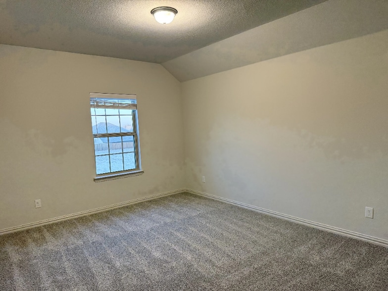 Building Photo - 1312 Staffords Pt