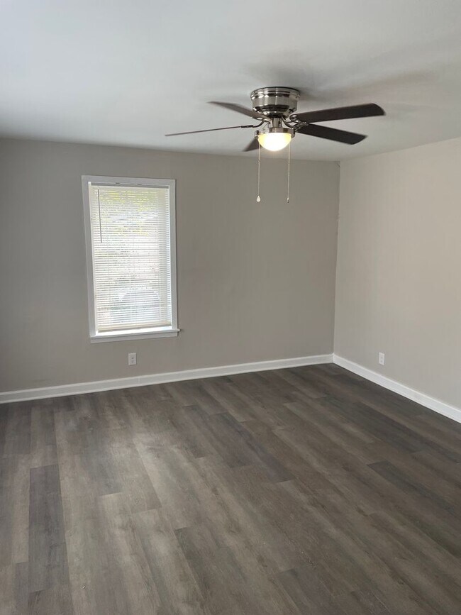 Building Photo - 1664 NE 22nd St