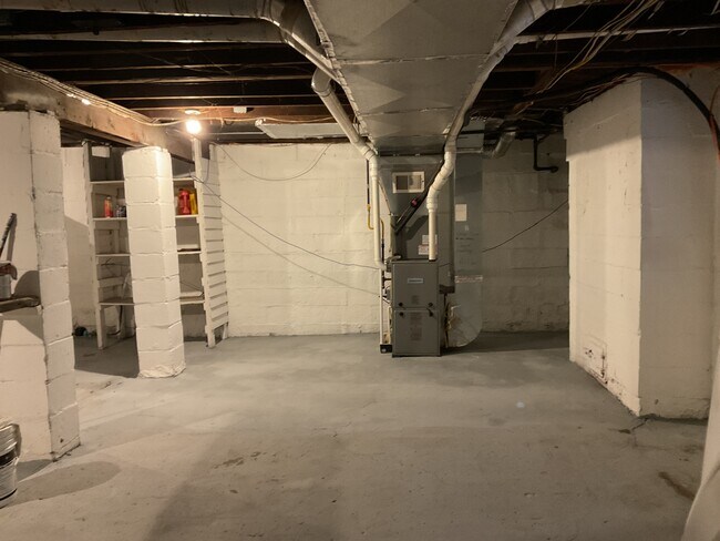 Building Photo - 9922 Frankstown Rd