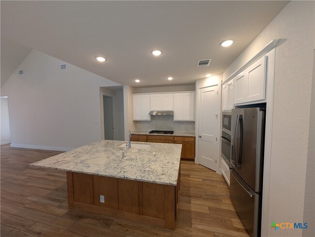 Building Photo - 1052 Easy Gruene