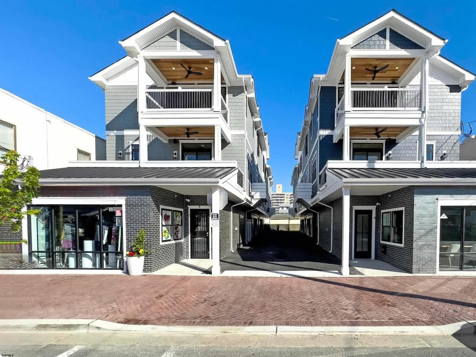 Building Photo - 9412 Ventnor Ave