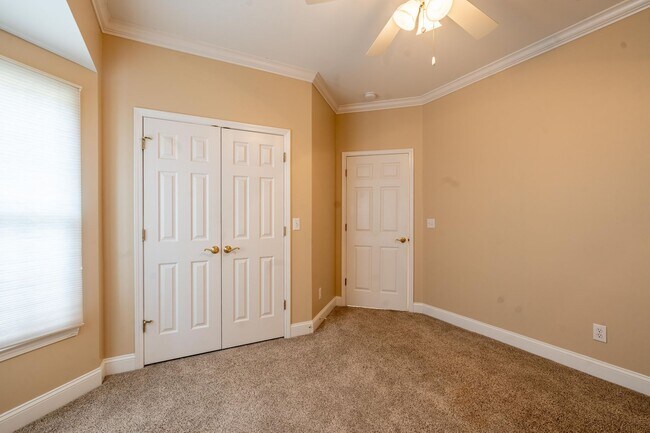 Building Photo - 1833 Waters Edge Dr