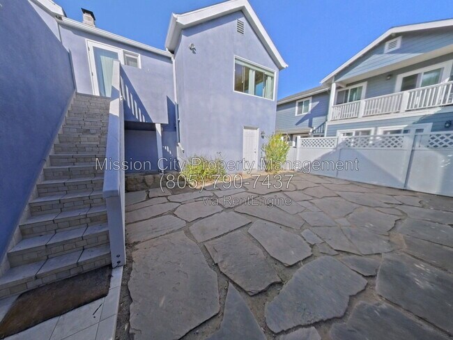 Building Photo - 1424 Salinas Pl