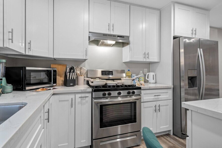 Building Photo - 7630 Andasol St