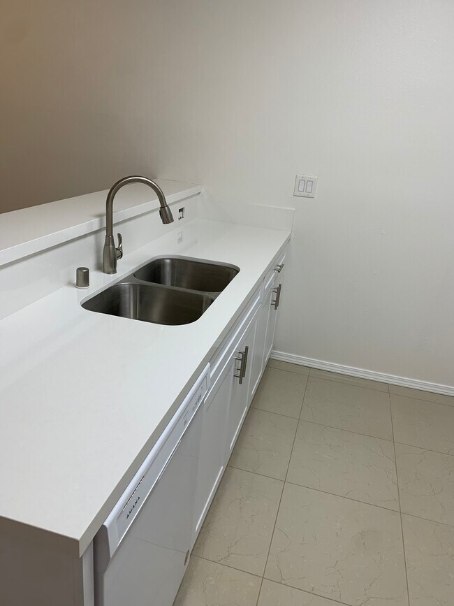 Building Photo - 12364 Carmel Country Rd