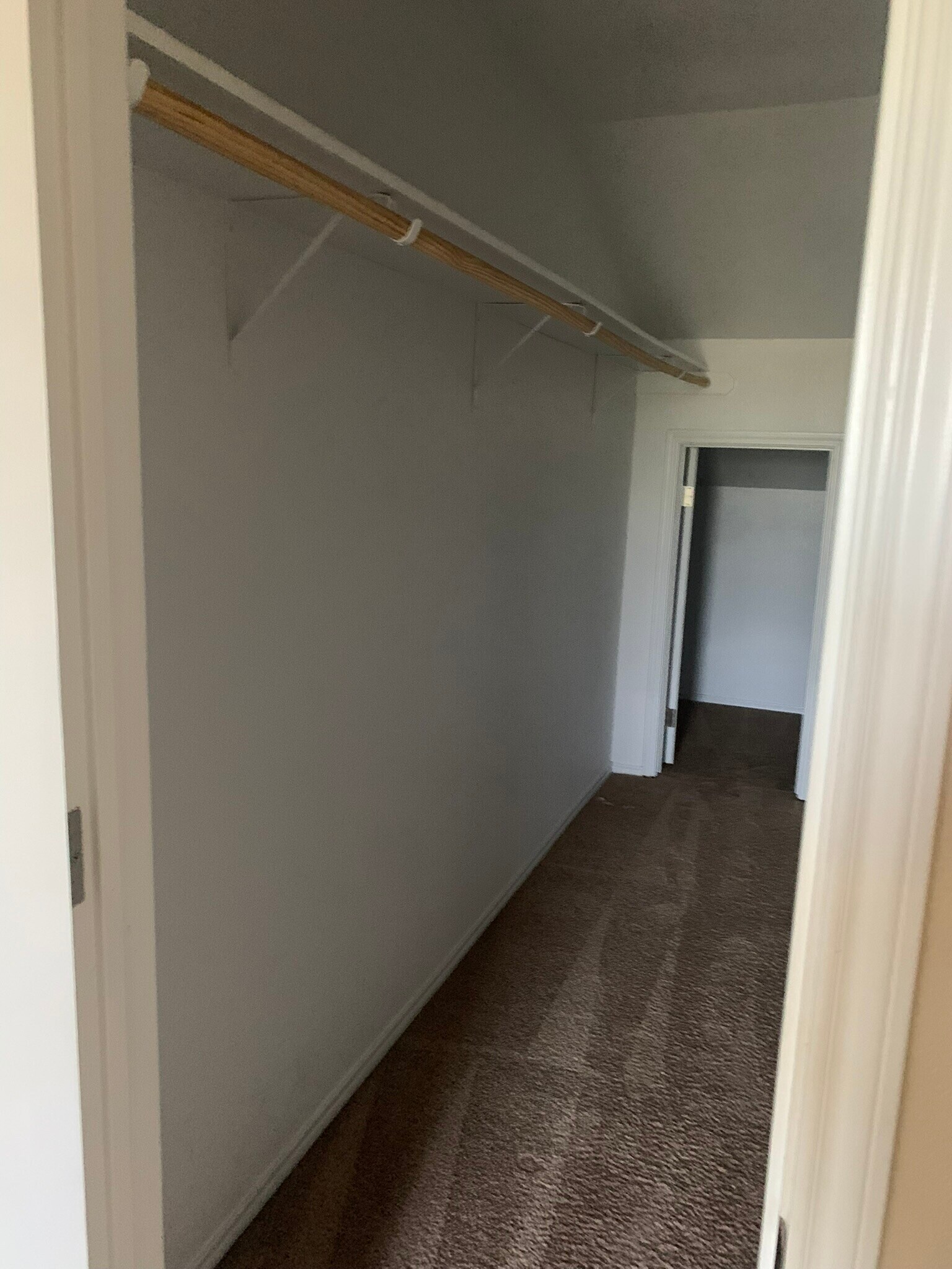 Building Photo - 935 Brookview Dr