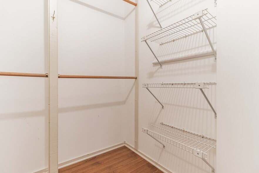 Building Photo - 48 Stonehurst Ct