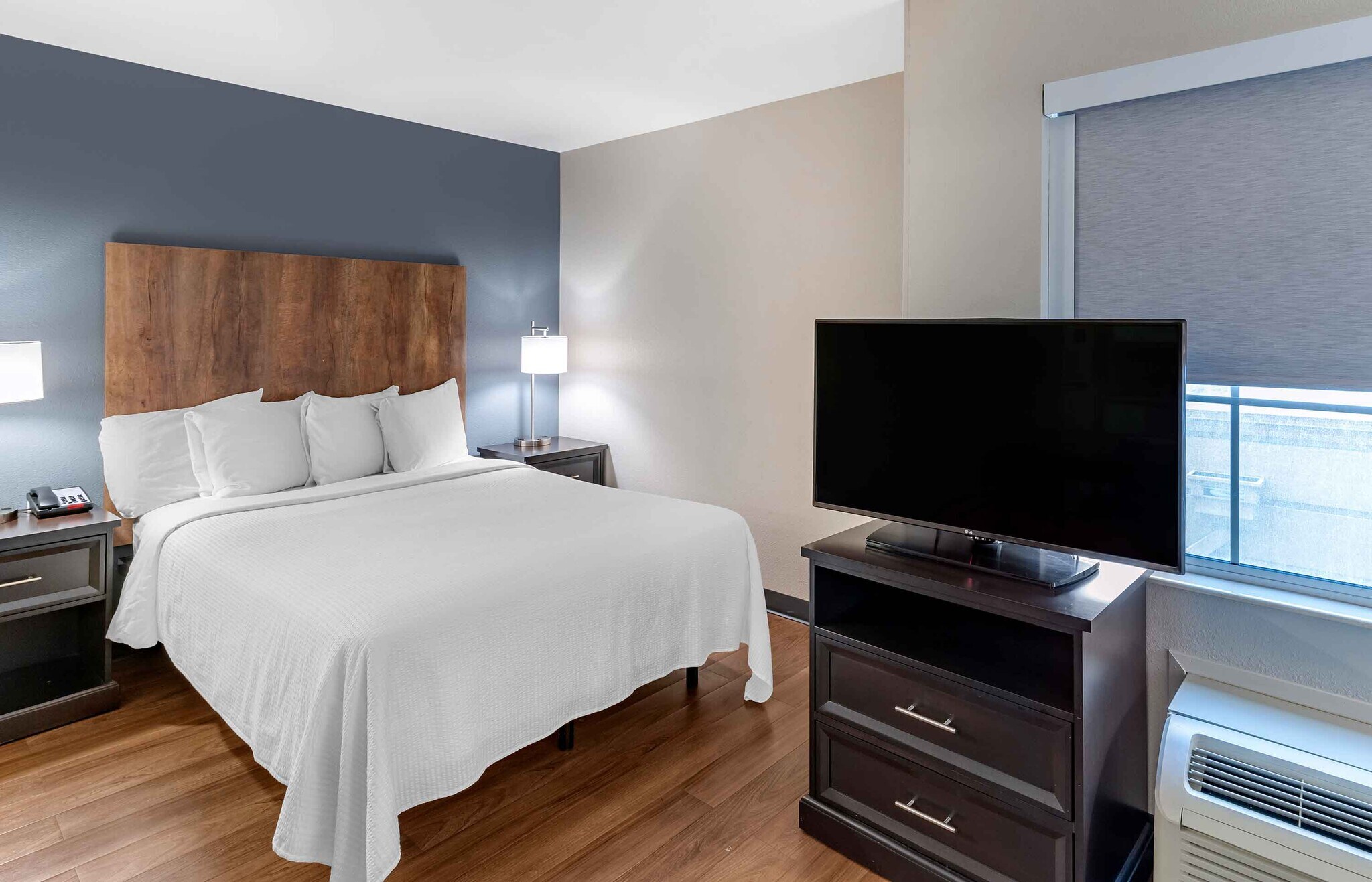 Building Photo - Furnished Studio-San Jose - Airport